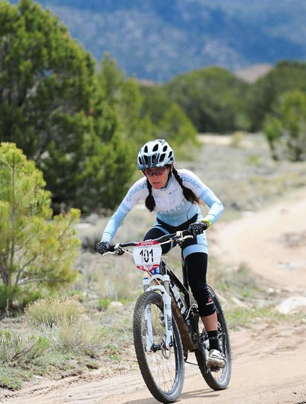 Kelli Emmett (Giant) riding to second place.