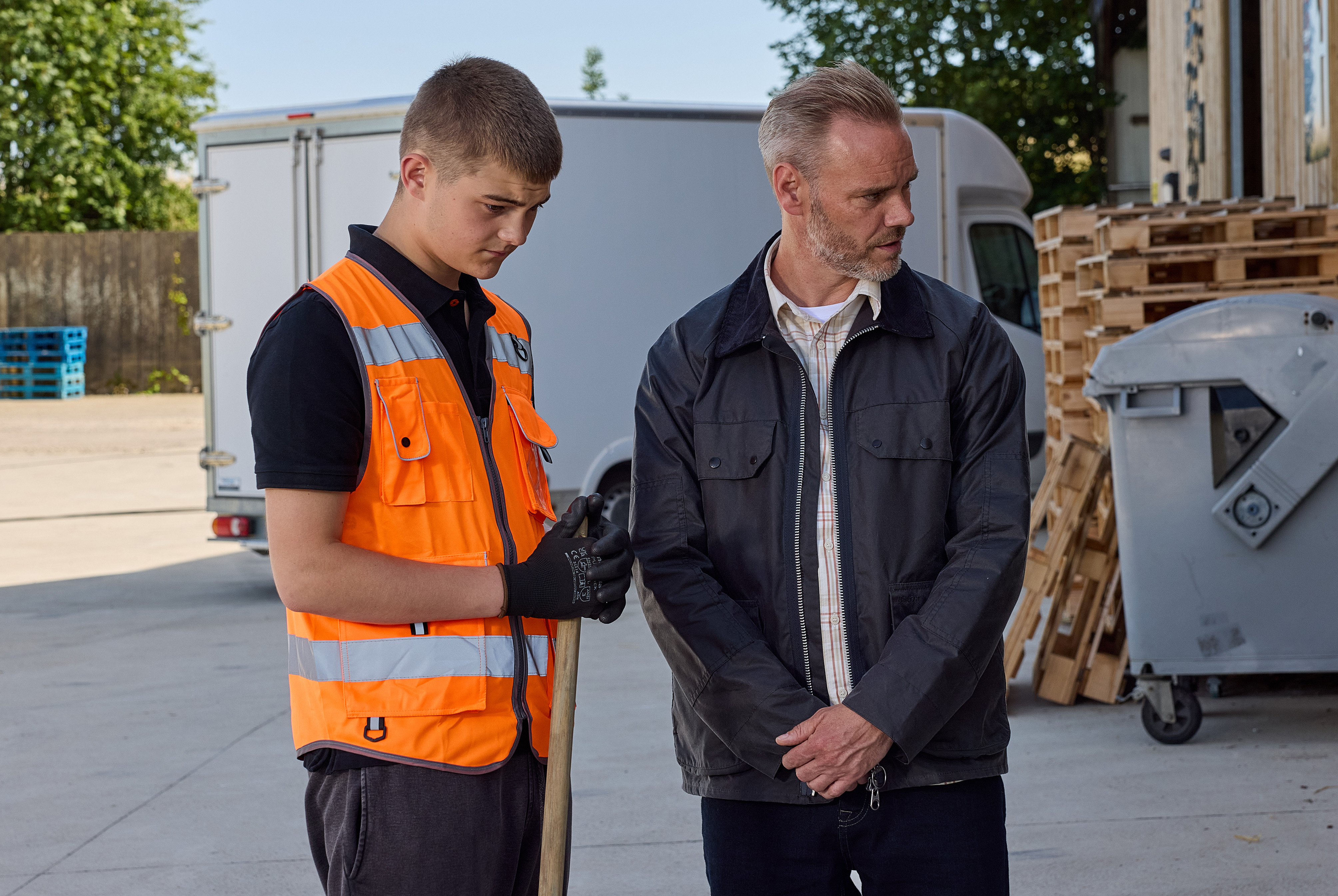 Druggy Ray arrives at the Depot and disrupts newblie Dylan&#039;s working day