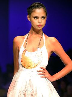 Marie Claire fashion news: Samantha Harris Aboriginal Supermodel
