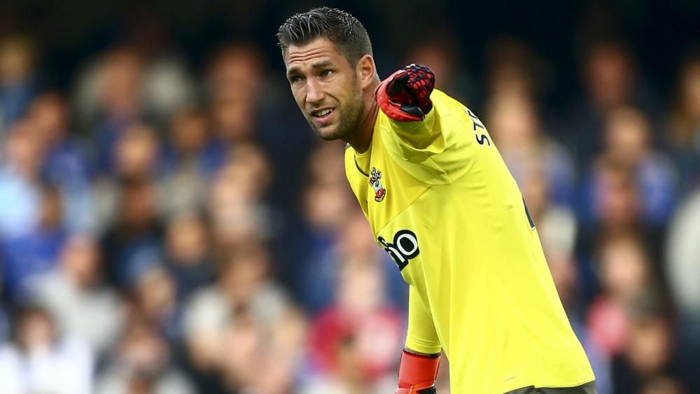 Stekelenburg fit to face Liverpool | FourFourTwo