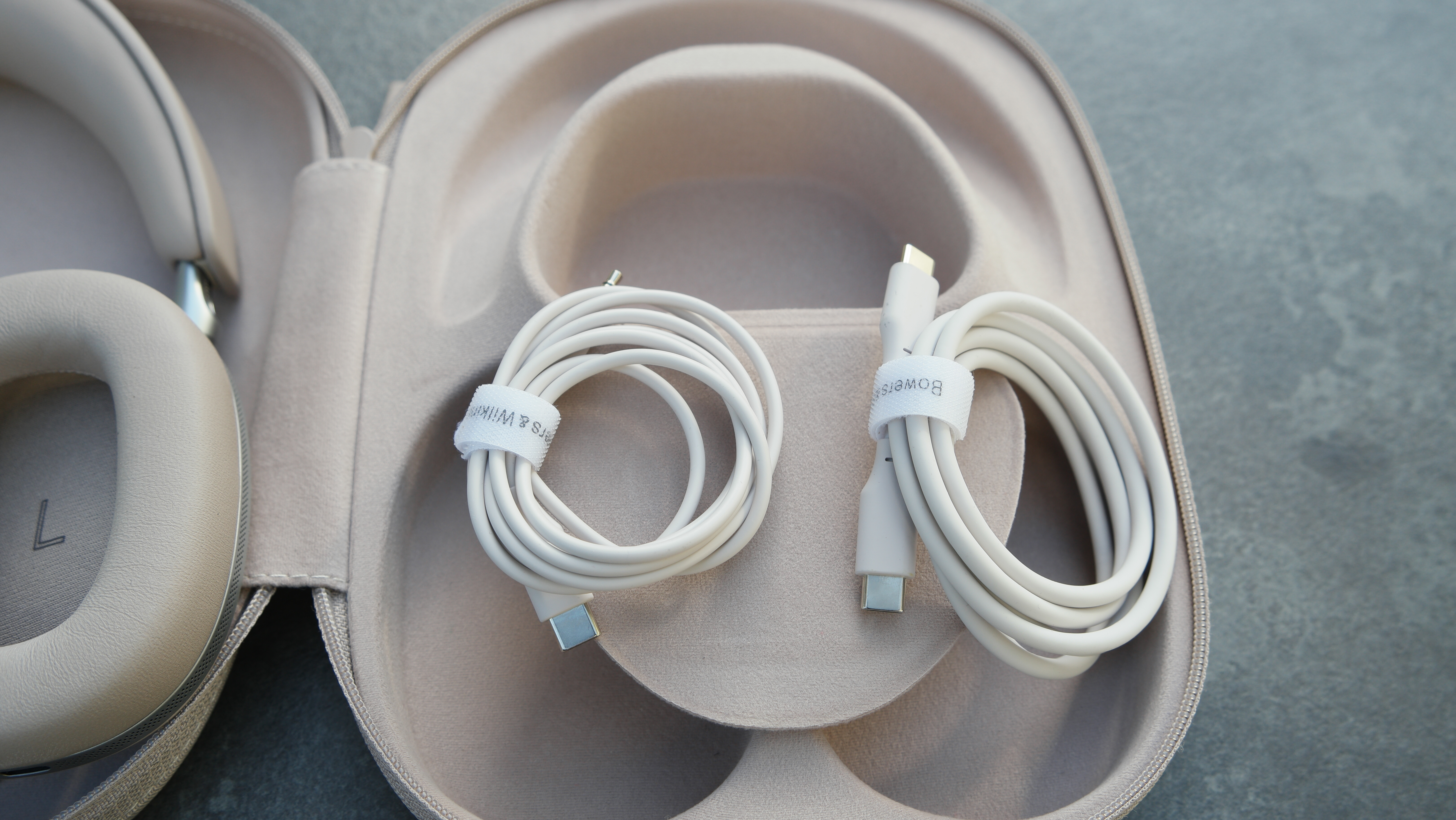 Bowers &amp; Wilkins Px8 S2