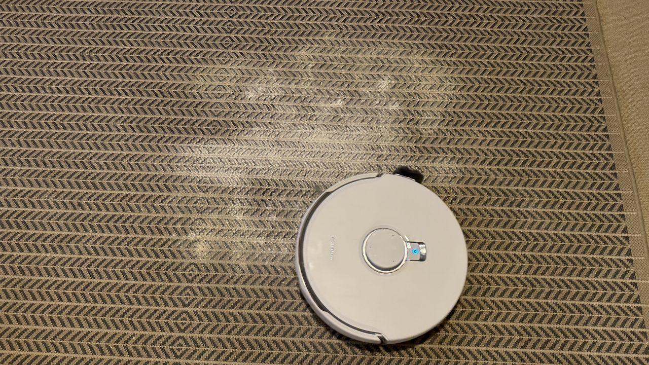 testing the Narwal Freo Z Ultra for mopping and vacuuming skills