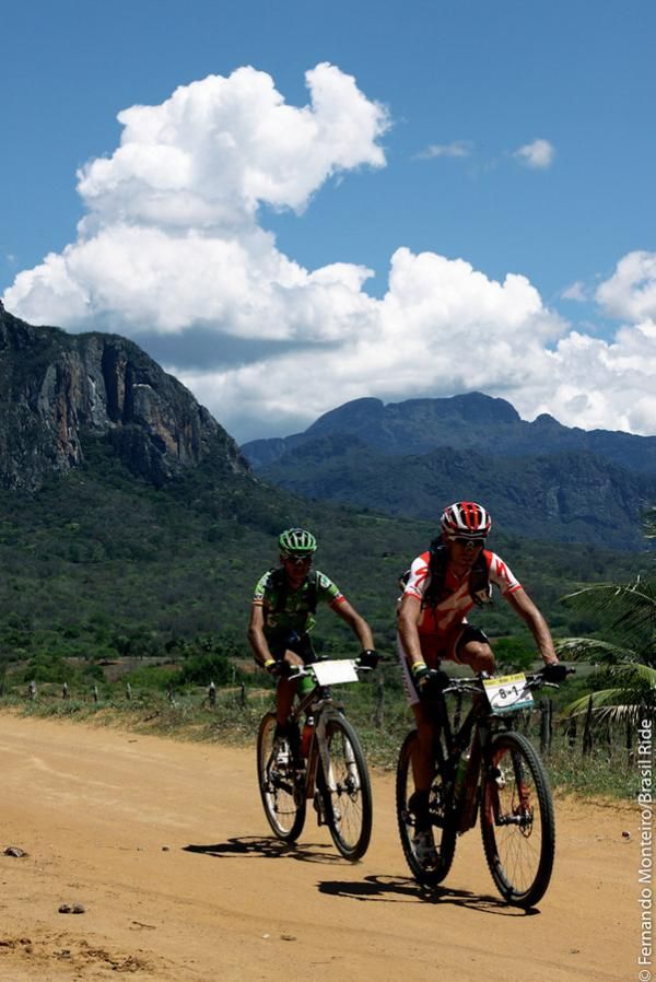 The Iberian duo on the climb in Brasil Ride stage 5.
