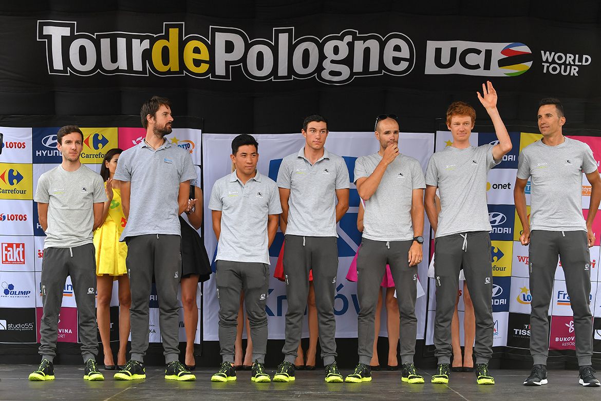 Someone forgot to tell Orica-Scott to wear their team kit