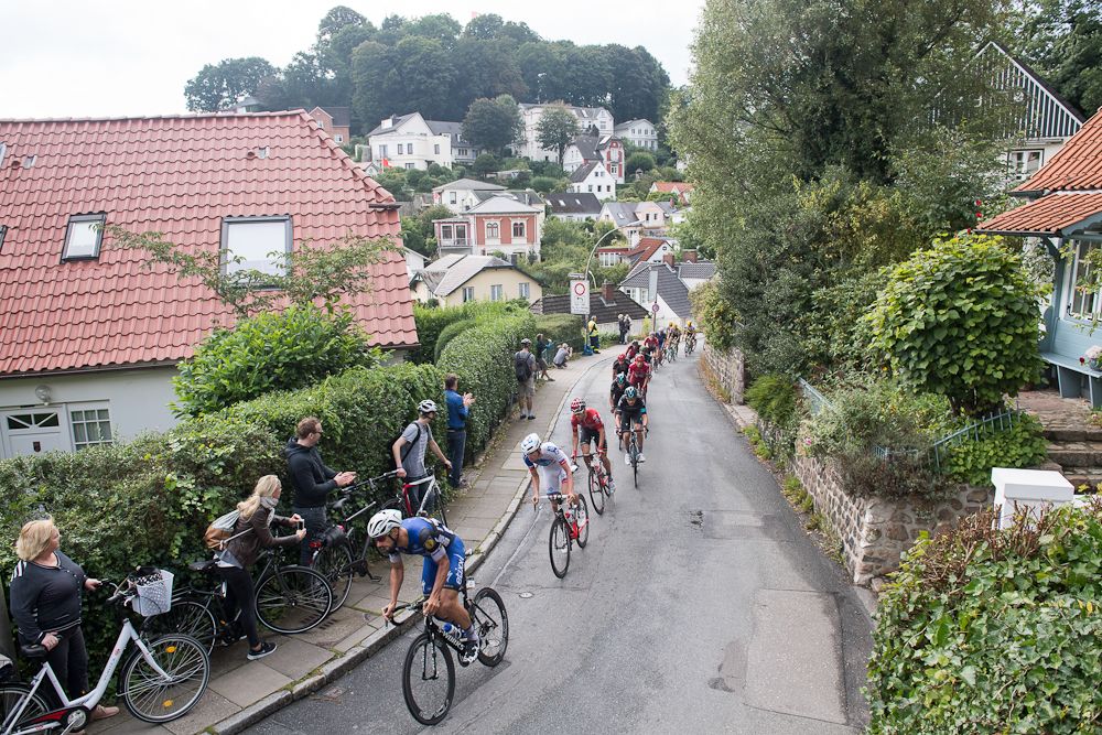 Athletes ride in the pack during the Euroeyes Cyclassics Hamburg