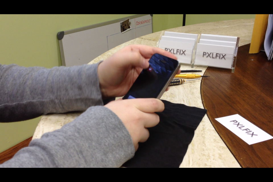 View of How to replace a broken iPhone 4 (GSM) screen | iMore