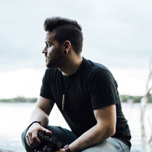 What’s in your camera bag? Pro photographers share their favorite gear