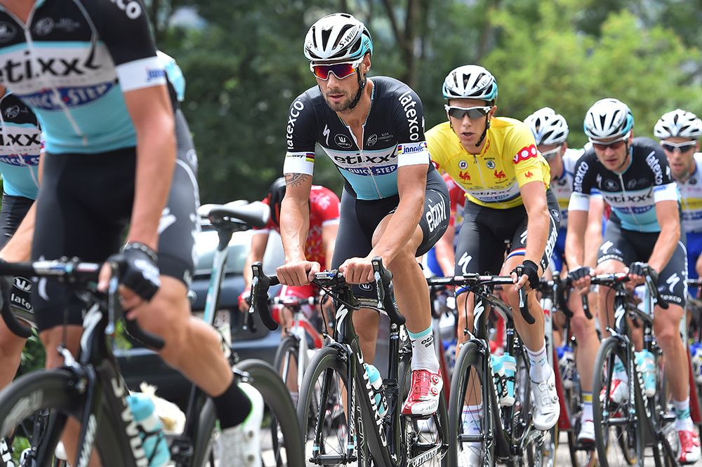 Niki Terpstra behind the Etixx-Quickstep train