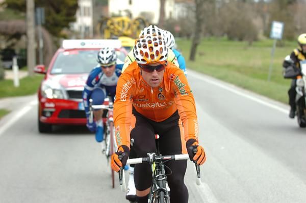 Perez Lezaun (Euskaltel-Euskadi) at the front