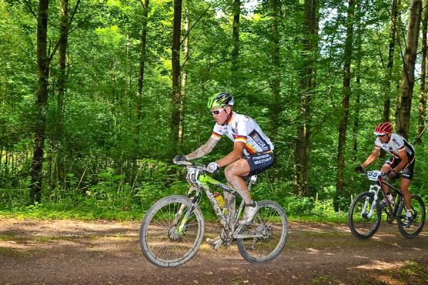 Hannes Genze was forced to abandon due to a crash.
