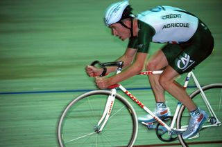 Chris Boardman during his successful attempt to set a new athlete's Hour Record, 2000