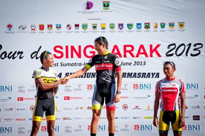 The stage 4 podium (L-R): Fito Bakdo Prilanji (CCN Cycling Team), Sea Keong Loh (OCBC Singapore Continental Cycling Team) and Patria Rastra (Indonesia National Team)