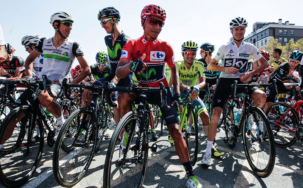 Leader Nairo Quintana (Movistar) lines up alongside Chris Froome (Team Sky) for stage 17 at the Vuelta a Espana