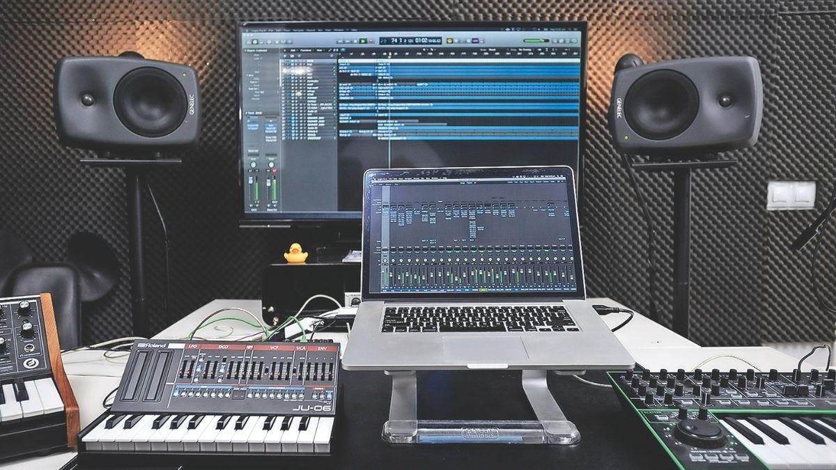 I used a PC to produce music for 15 years, here's 6 reasons I'm picking ...