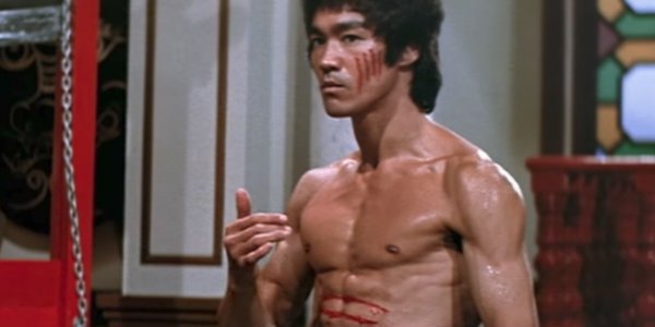 Bruce Lee Entert The Dragon