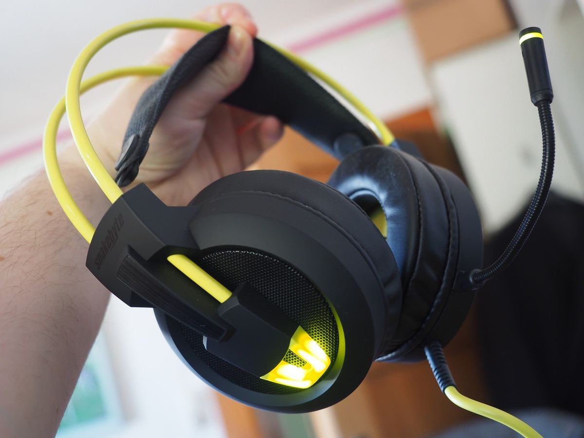 Snakebyte PC Head:Set Pro review — Awesome audio meets ditzy design ...