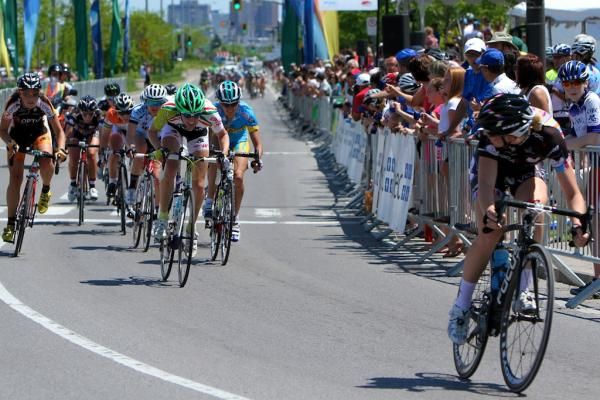 The last three laps saw a splintered race with huge efforts being made to close gaps for the final sprint