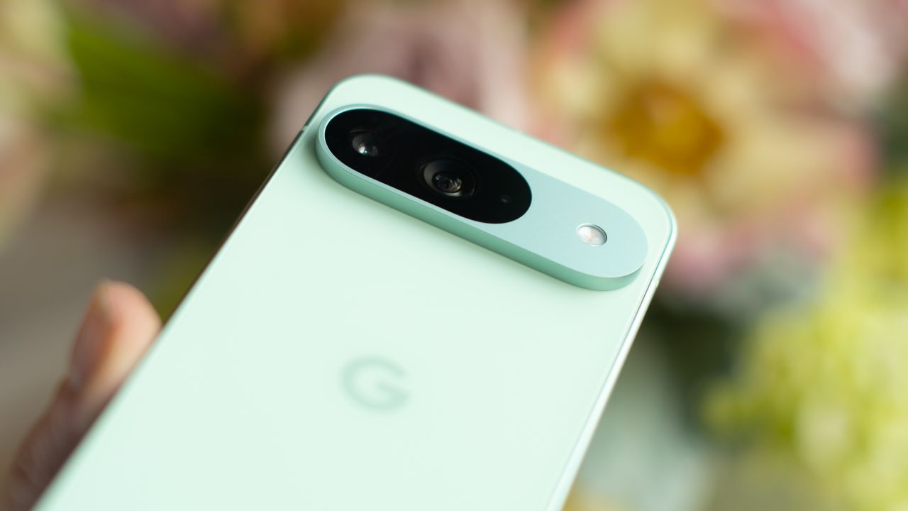 If Google wants the Pixel 10 to beat the iPhone 17, I think it should bring back its best-ever feature