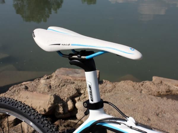 The rounded corners, flat top, and easily cleaned cover of the Prologo Nago saddle are all welcome features come 'cross season