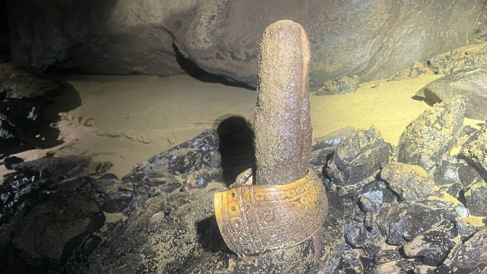 'Trash' found deep inside a Mexican cave turns out to be 500-year-old artifacts from a little-known culture