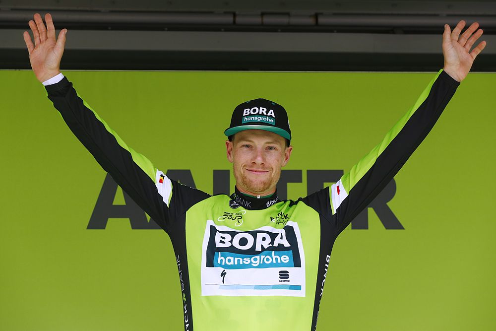 Sam Bennett (Bora-Hansgrohe) wins stage 3 at BinckBank Tour and wears the green leader's jersey