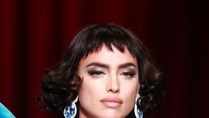 Hair, Fashion model, Shoulder, Face, Beauty, Skin, Blue, Turquoise, Model, Fashion, 