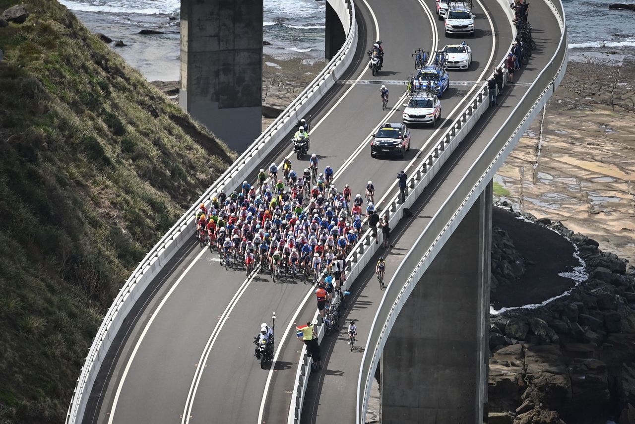 The women&#039;s peloton at the World Championships