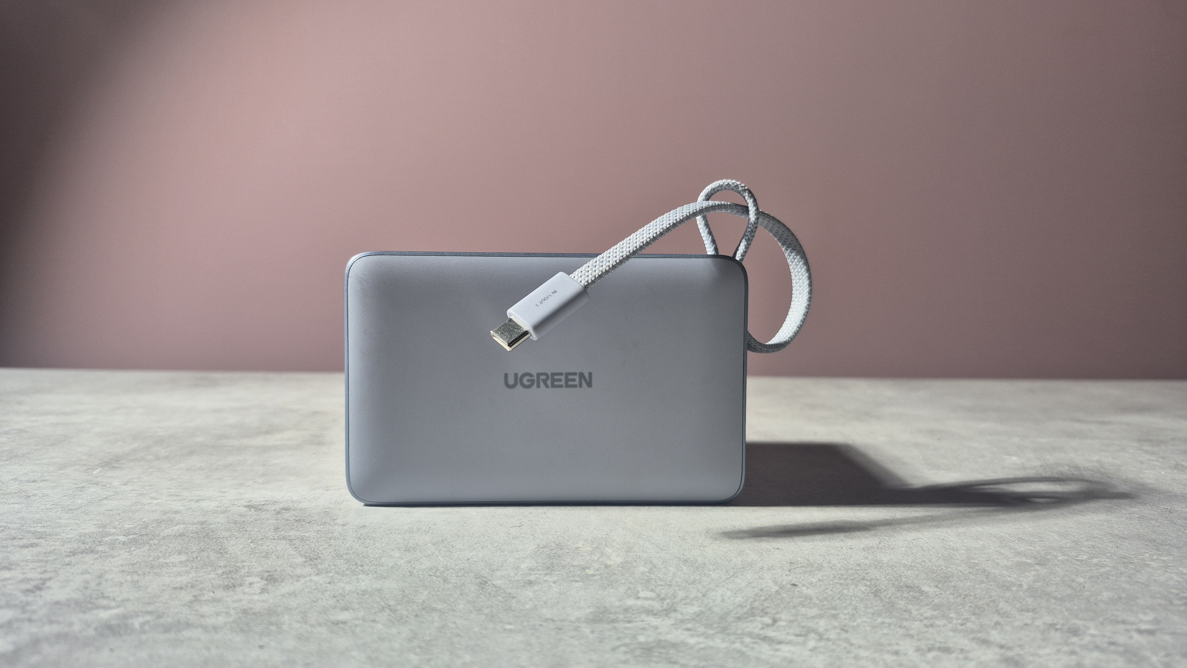 Cable looped around on the UGreen MagFlow Magnetic Wireless Power Bank 10000mAh Qi2 25W