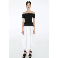 Off The Shoulder Contrast Top $27.90/£17.99 | Zara