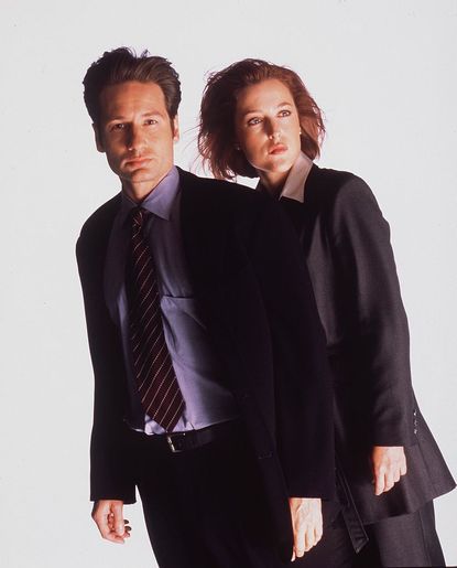David Duchovny and Gillian Anderson star in year 6 of "The X-Files."