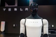 Tesla Optimus, also known as Tesla Bot robotic humanoid on display at the AutoSalon press preview on January 09, 2026, in Brussels, Belgium.
