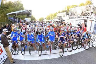 The junior women's lines up for the first road race of this year's UCI World Championships