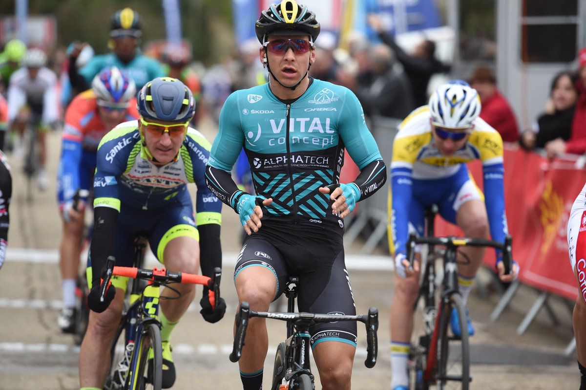 Bryan Coquard (Vital Concept) celebrates a fraction too soon to lose the stage