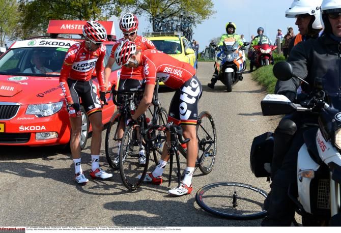 How many Lotto Belisol riders does it take to change a wheel?
