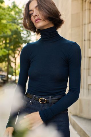 Cashmere turtleneck, navy