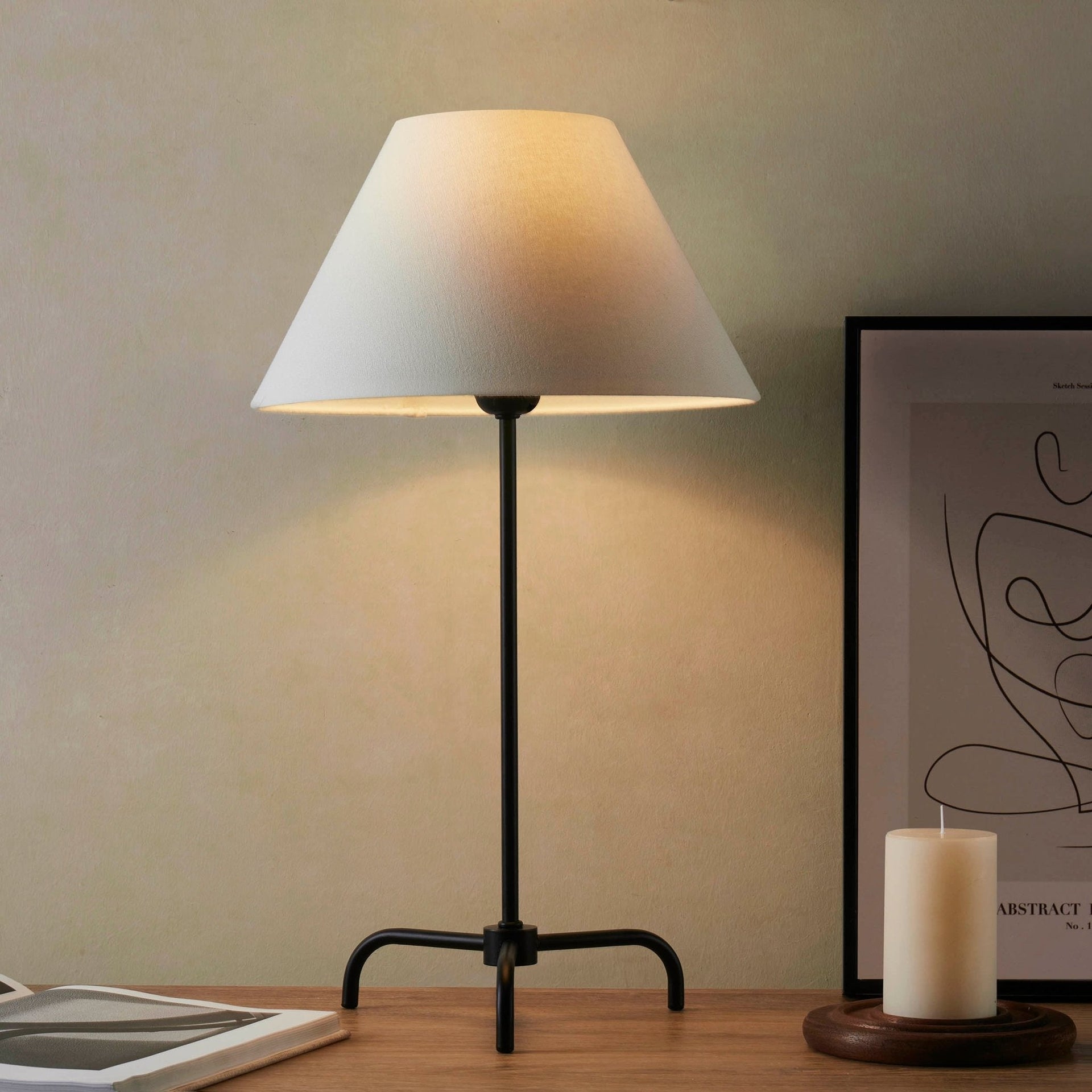 Sisu Minimalist Table Lamp - Black/white