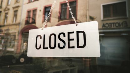 Closed shops for lockdown: closed sign