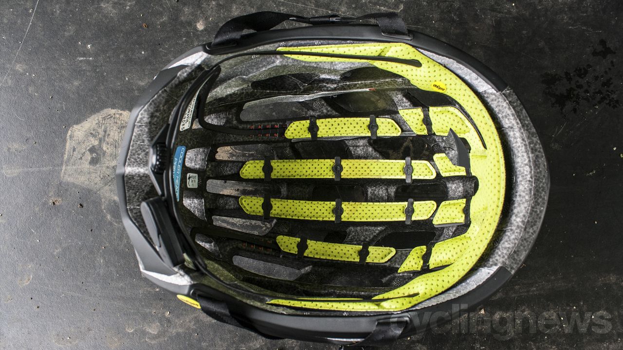 Specialized S-Works Prevail II with ANGi helmet