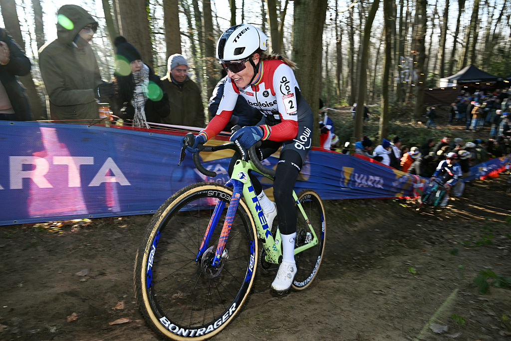 2025 Gavere World Cup: Lucinda Brand en route to the win