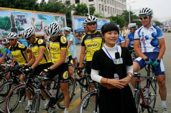 A local TV presenter prior to the commencement of the stage.