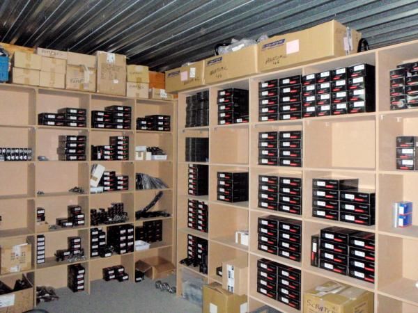The team uses around 150 Campagnolo Record groupsets per season.