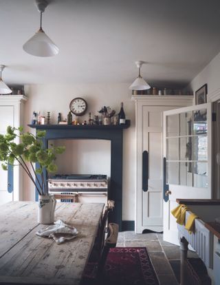 cream kitchen painted by Farrow & Ball