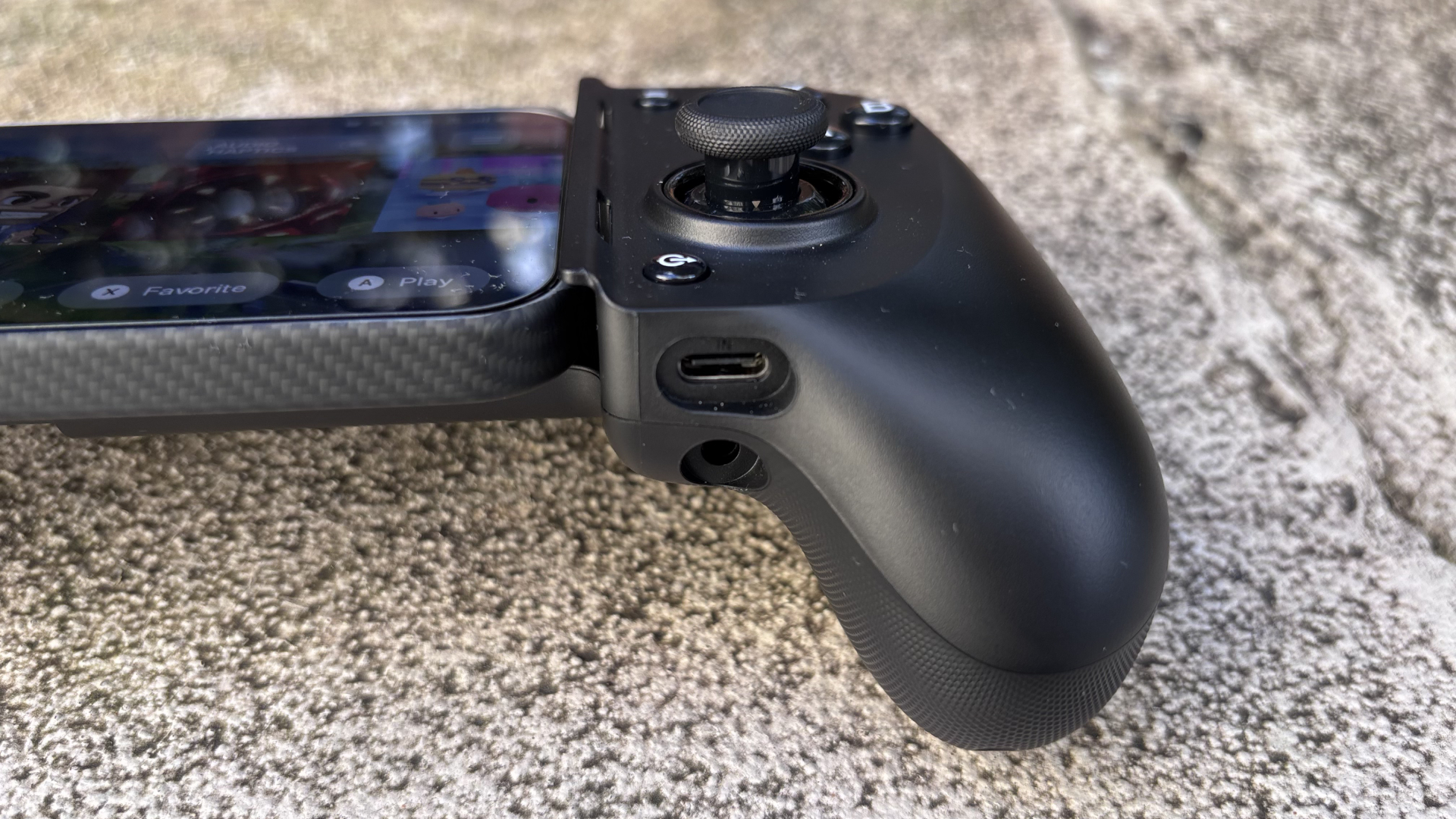 Razer Kishi V3 Pro right handle showing USB-C port and headphone jack
