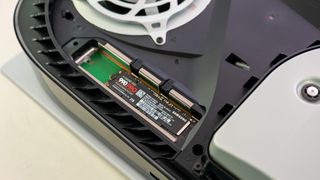 Samsung 990 Pro m.2 SSD in a PS5