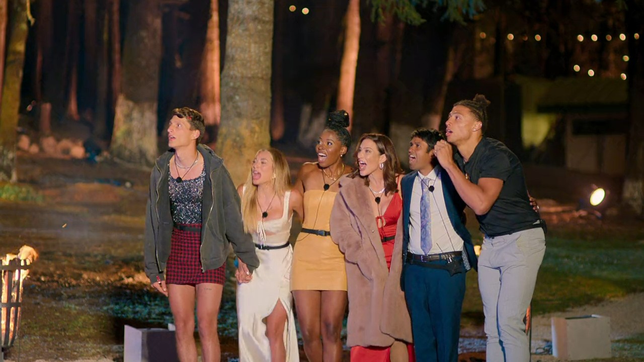 Quori-Taylor, Chase, Shubham, Georgia, Polly, and Lorenza watch the wheel on Battle Camp finale.