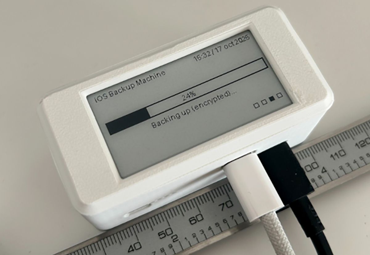 Um desenvolvedor construiu uma caixa de backup portátil que armazena dados do iPhone localmente, usando criptografia e conexões USB em vez de serviços em nuvem.