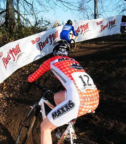Alison Sydor (Team Maxxis-Rocky Mountain) chasing Nash on a hill that many riders had to run on.