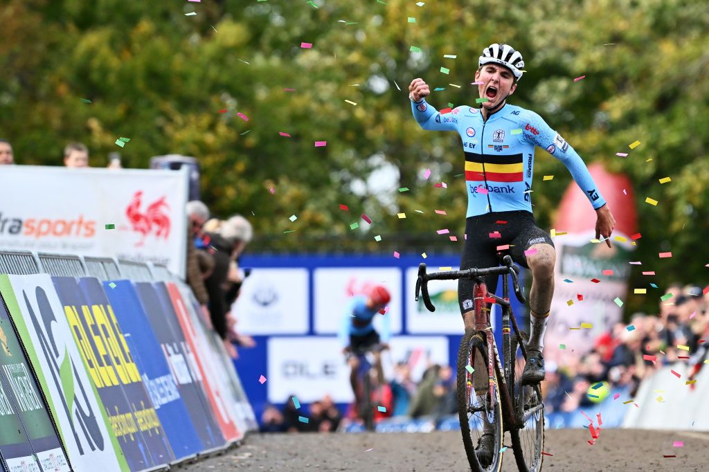 NAMUR BELGIUM NOVEMBER 05 Emiel Verstrynge of Belgium celebrates at finish line as race winner during the 20th UEC European Cyclocross Championships 2022 Mens U23 EuroCross22 on November 05 2022 in Namur Belgium Photo by Luc ClaessenGetty Images