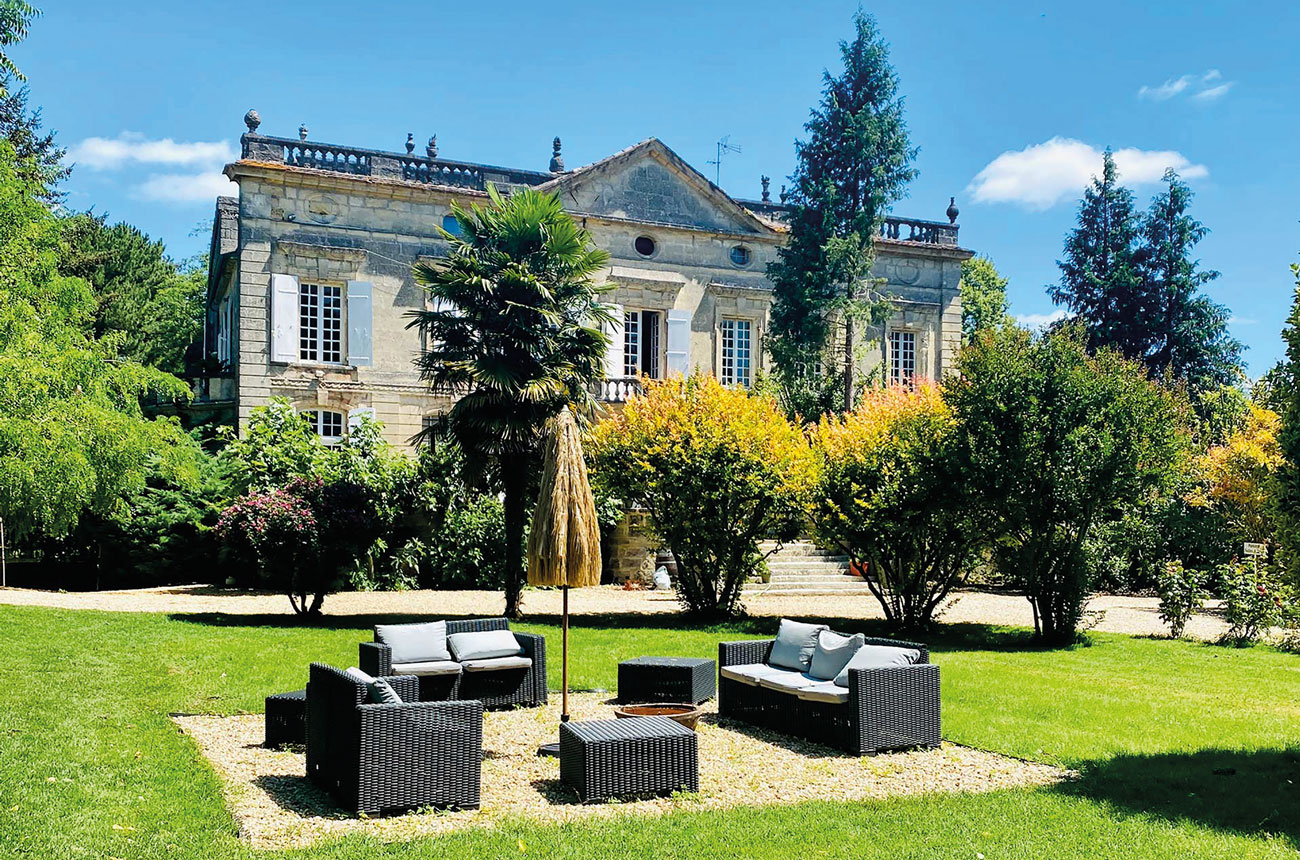 Chateau Latour Segur hotel