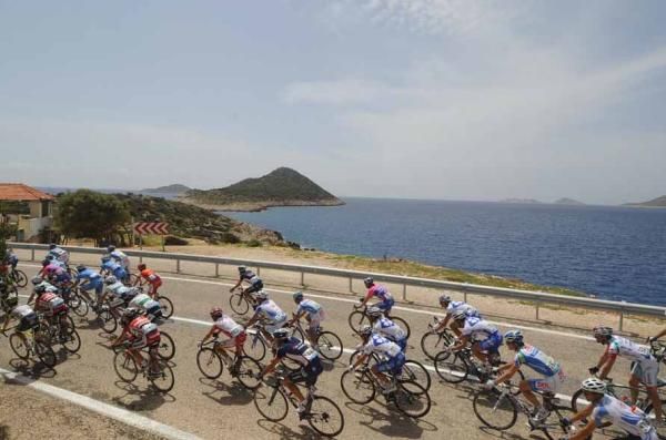 FDJ had a lot of numbers in the front group.